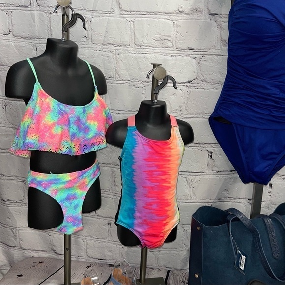 Cat & Jack swimsuit size 4/5 toddler - Picture 1 of 5